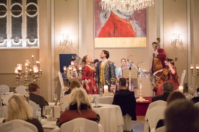 Mozart Dinner Concert in Salzburg - What the live Mozart show sounds like (and why the songs stay in your head)
