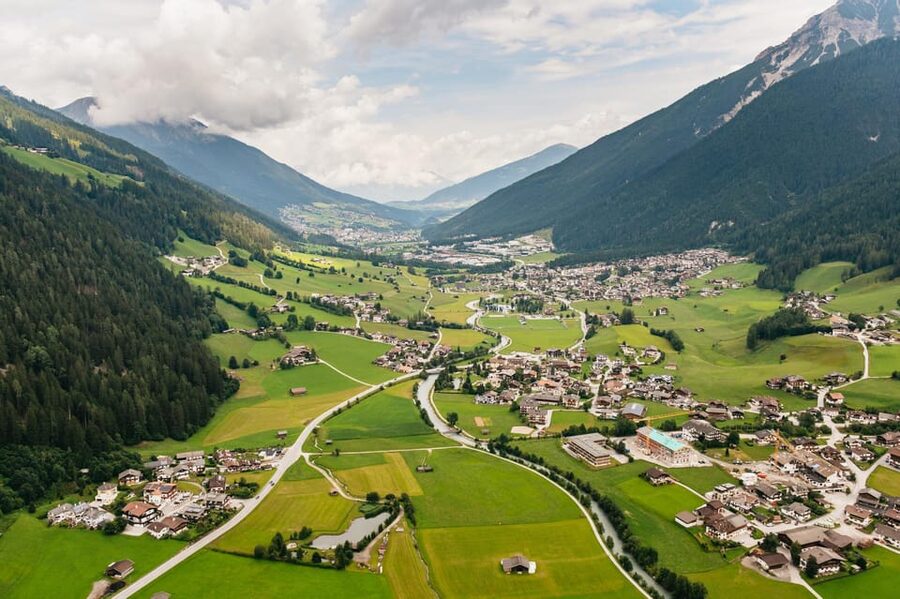 Neustift im Stubaital: Tandem Paragliding Flight - Why Neustift im Stubaital is such a good launch spot