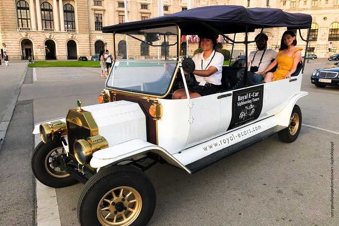 Oldtimer Tour Vienna Gold Tour - Meeting at Albertinaplatz and the quick start you need