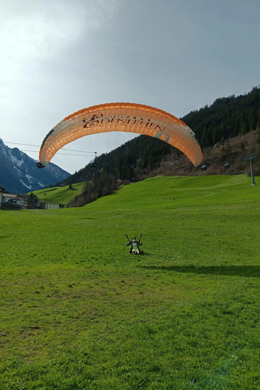 Paragliding Tandem Flight - Why this short tandem flight in Tyrol is such a smart time choice