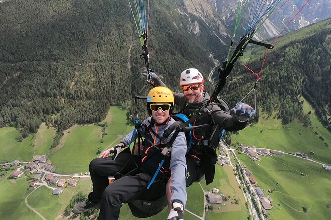 Paragliding & Tandemflüge with World Champion & Team, Stubaital - Why Stubaital tandem flights feel so close to the mountains