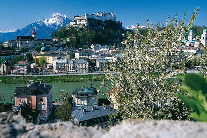 Private 2 Hour Sound of Music City Tour in Salzburg - Schloss Leopoldskron: lake views and the fortress backdrop