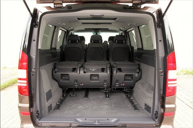 Private airport transfer in Vienna for up to 8 people in minibus - Airport Pickup Directions That Save Time (And Reduce Panic)
