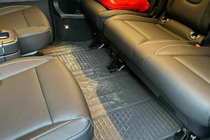 Private airport transfer in Vienna for up to 8 people in minibus - Inside the Air-Conditioned Minibus With WiFi On Board