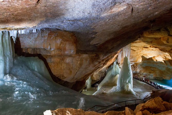 Private Custom Hallstatt & Lake District Tour - Dachstein Giant Ice Caves, warm layers are not optional