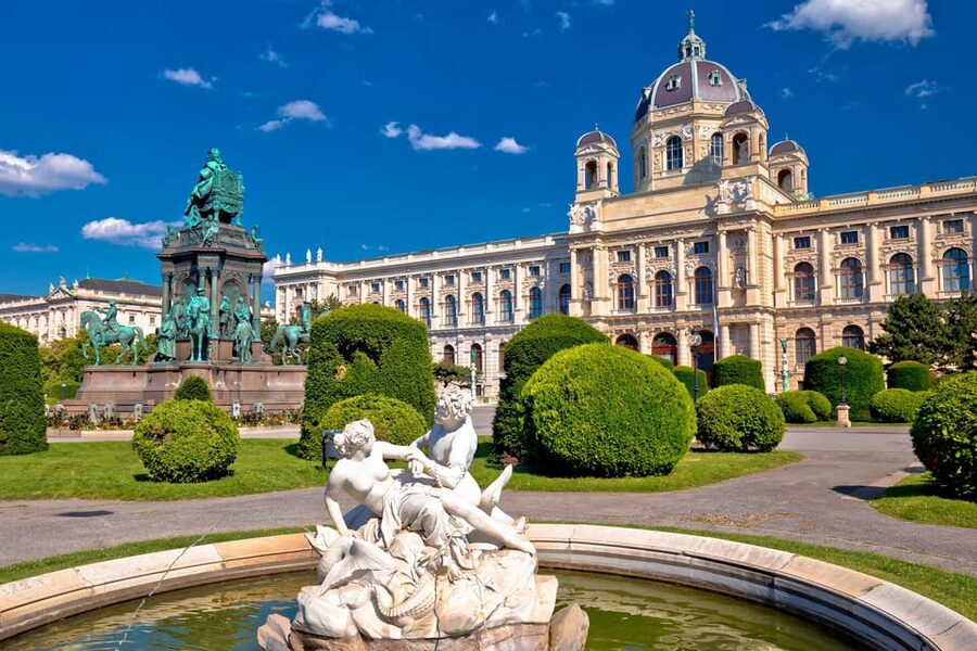 Private day trip from Budapest to Vienna and back - St. Stephen’s Cathedral: how to make the most of the first major stop