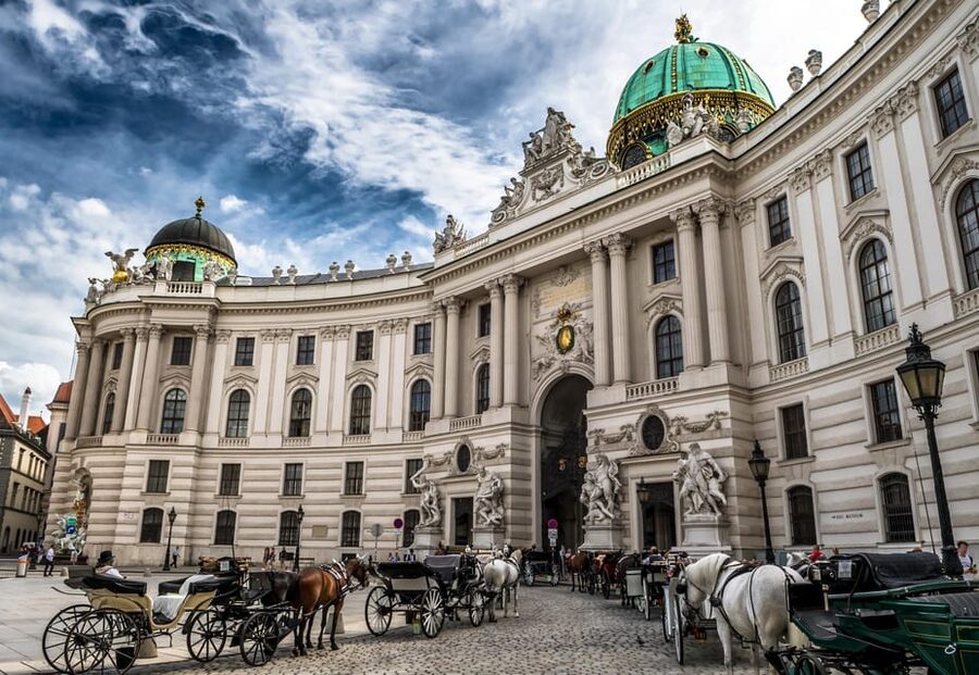 Private day trip from Budapest to Vienna and back - Schönbrunn Palace: the dedicated visit that makes this day trip feel complete
