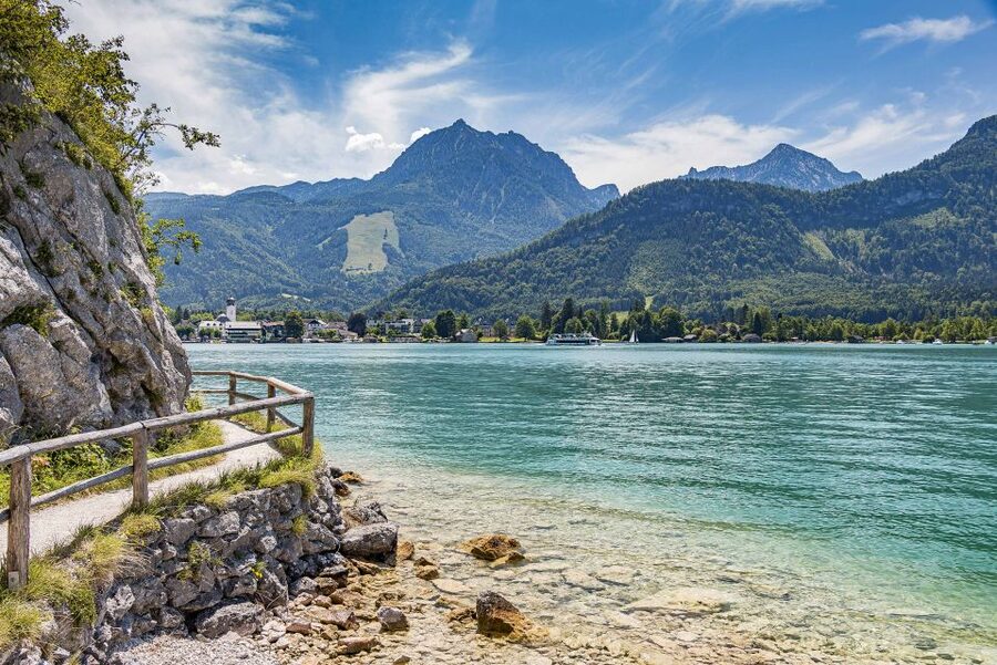 Private Hallstatt Full-Day Tour - Your 2.5 Hours in Hallstatt: How to Spend It Well When the Town Feels Busy
