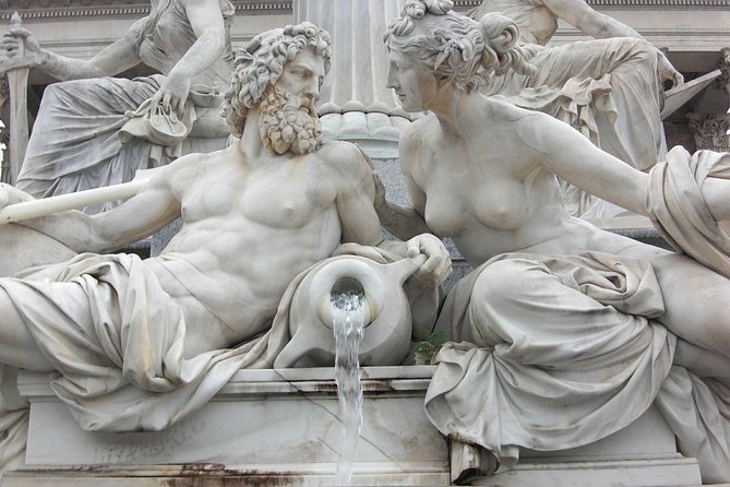 Private Introduction to Vienna Walking Tour - Schwarzenbergplatz memorials, Belvedere detour, and the Secession dome view