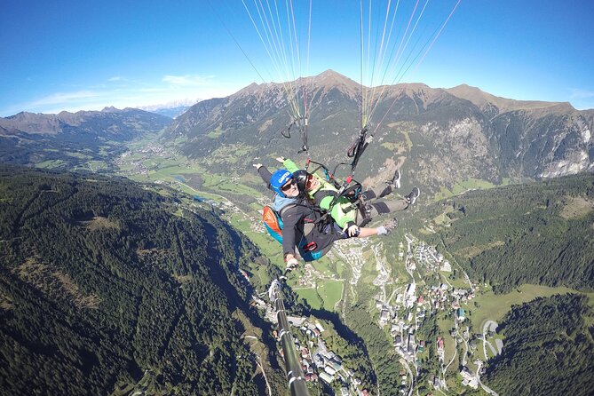 Private paragliding tandem flight in Fulseck - The takeoff moment: a few steps, then your brain finally gets it