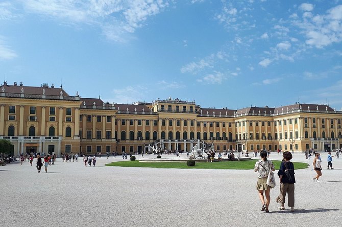 Private Schönbrunn Palace and Gardens Tour - Timing, tickets, and meeting points you should not mess up