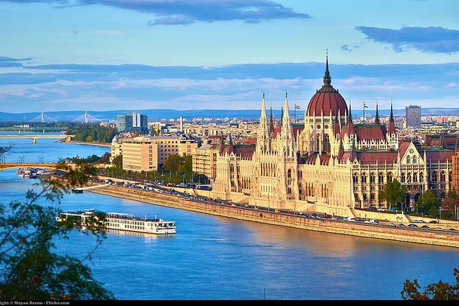 Private tour of Budapest with transfer from Vienna, Local Guide - Value and price: what you are really paying for