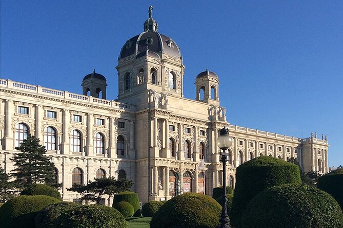 Private Tour of the Kunsthistorisches Museum: Secrets of Masterpieces | Tickets included - Expect Julia’s guiding style: interactive, story-driven, and focused on how to look