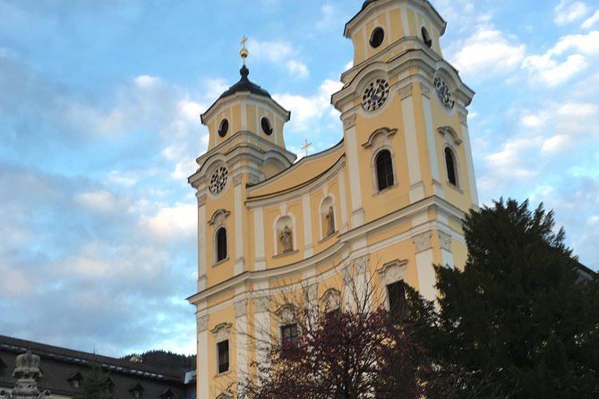 Private Tour The hills are alive: a tour to locations of the Sound of music film - Stift Nonnberg: Where the Maria Story Lives on the Ground