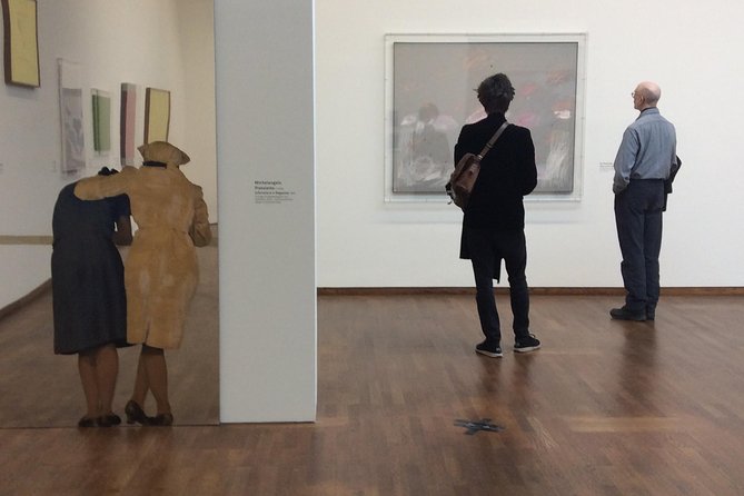 Private Tour with an Art Historian of the Leopold Museum: Gustav Klimt, Egon Schiele and Viennese Art Nouveau - Meeting at Museumsplatz: get your timing right at the staircase