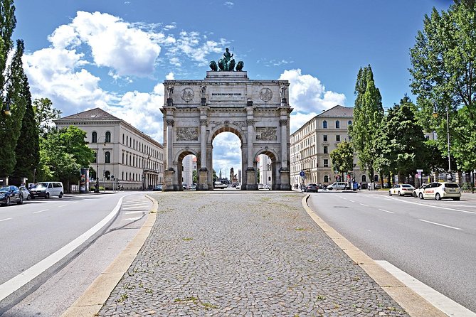 Private Transfer from Salzburg to Munich with 2 hours for sightseeing - Vehicles and comfort: matching your group size matters