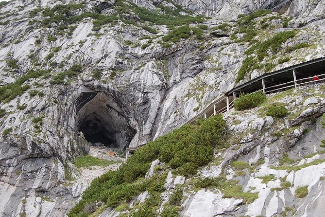 Private Werfen Ice Cave and Golling Waterfall from Salzburg - Price and value for up to 7 people