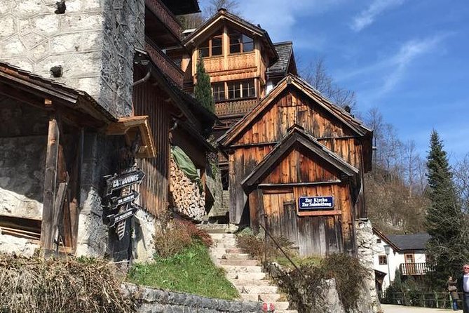 Public 8h tour to sites of "The Sound of Music Movie" & Hallstatt - Leopoldskroner Weiher: the von Trapp house back view and the pond scene
