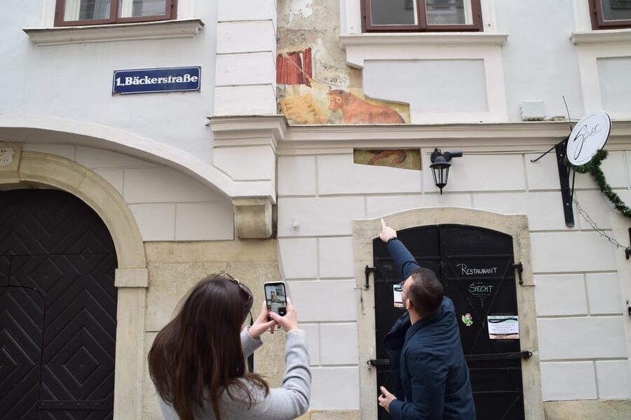 Riddle Tour: Explore the Hidden Gems of Vienna - Schwedenplatz and Hoher Markt: where the route breathes
