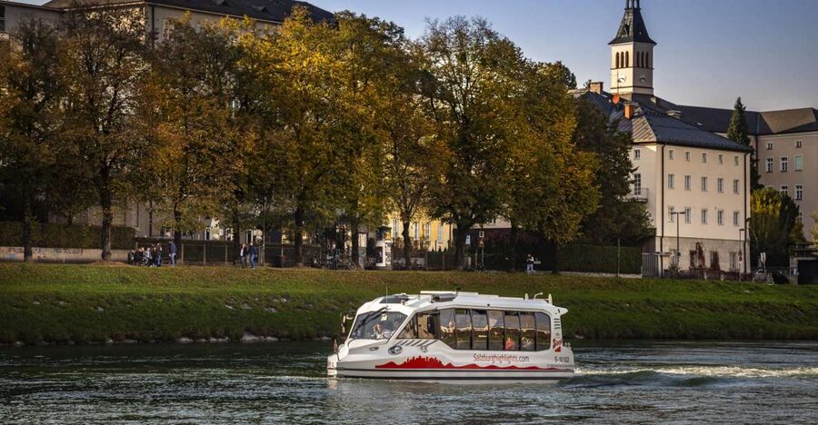 Salzburg: Amphibious Splash Tour on Land & on Water - Jumping from Mirabell Palace sights to the Salzach river