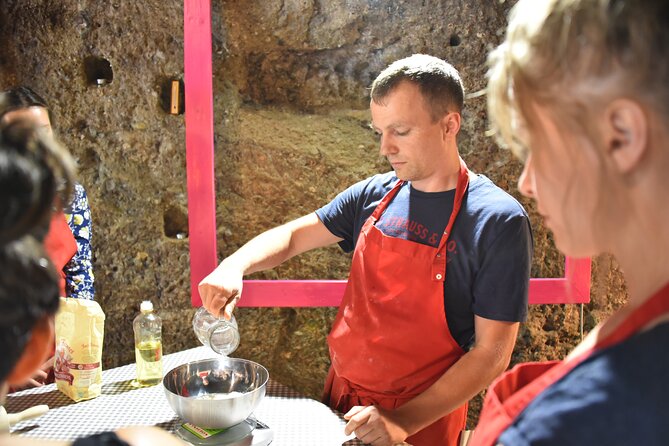 Salzburg Christmas Cookies and Apple Strudel Cooking Lesson - What the Instructor Covers: From Clear Guidance to Patient Help