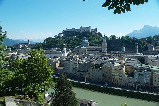 Salzburg City Tour - Private Tour All Inclusive - Hangar-7: Red Bull Flying Bulls and Formula 1 cars