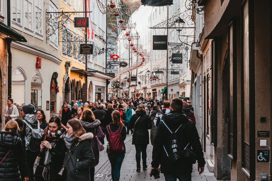 Salzburg: Express Walk with a Local in 60 minutes - Meeting at Café Mozart, then getting your Salzburg bearings quickly