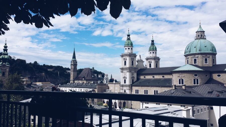 Salzburg: Express Walk with a Local in 60 minutes - Historic fortresses and views above the Old Town