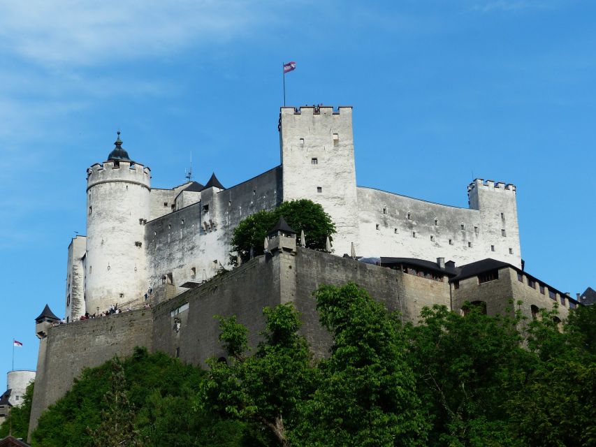 Salzburg: Express Walk with a Local in 60 minutes - Salzburg Cathedral and Mozart’s Birthplace, the landmarks that anchor the whole city