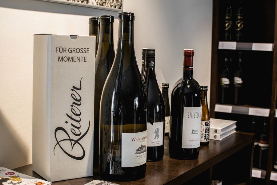 Salzburg: Guided Wine Tasting in a Hidden Wine Bar - Price and value for a guided tasting with full glasses