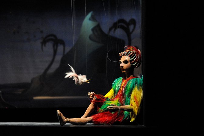 Salzburg Marionette Theater: The Magic Flute SHORT version (1 hour) - Entering the Salzburg Marionette Theater: craft up close