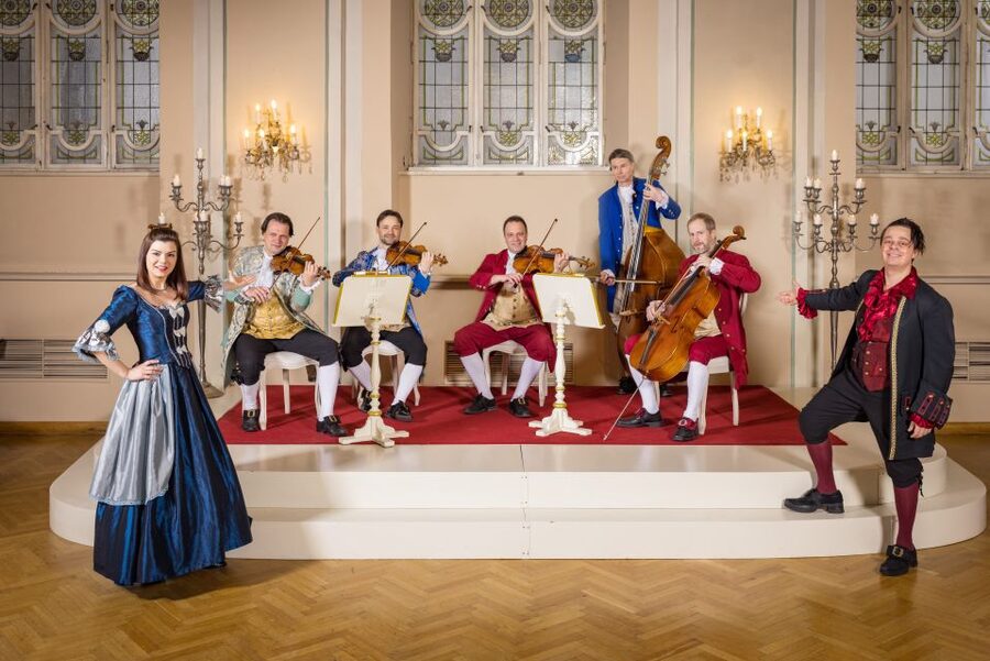 Salzburg: Mozart Concert with Dinner - Candlelit Mozart at St. Peter Stiftskulinarium