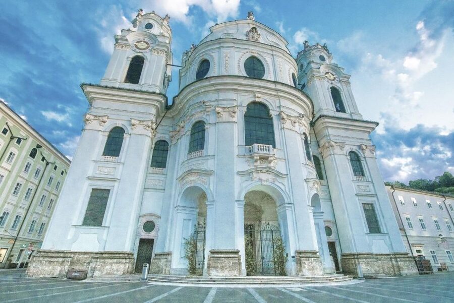Salzburg: Old Town, Mozart, & Mirabell Gardens Walking Tour - Who should book, and who should choose another plan