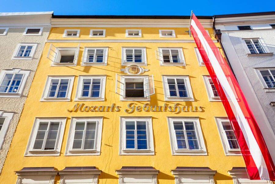 Salzburg: Old Town, Mozart, & Mirabell Gardens Walking Tour - Price and value: what $45 buys you in Salzburg time