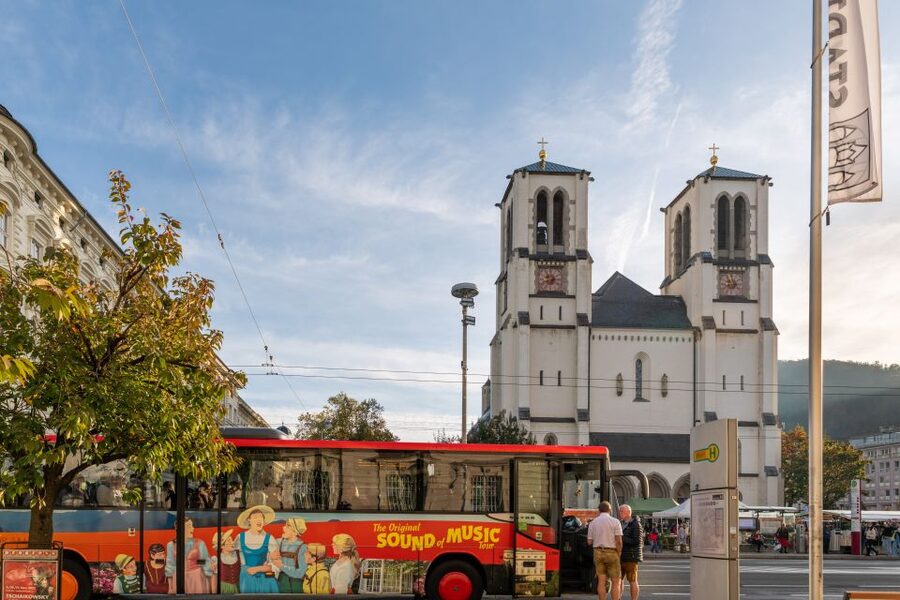 Salzburg: Original Sound of Music Tour - St Gilgen and the lakes area: Lake Wolfgang vibes without leaving the route