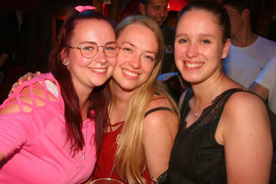 Salzburg: Pubcrawl Tour through best Bars and Clubs in Town - Price and Logistics: Is It Worth It in Salzburg?