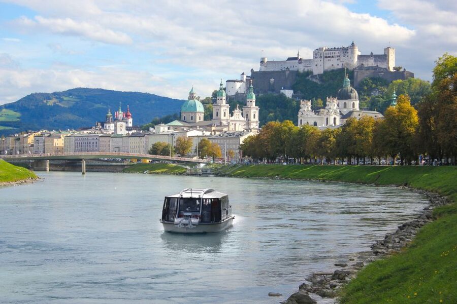 Salzburg: River Cruise & Best of Mozart Fortress Concert - Service on the water: small touches that set the tone
