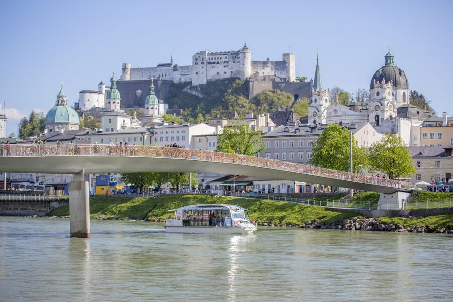 Salzburg: River Cruise, Dinner & Fortress Concert - Dinner at the Panorama Restaurant: Classic vs VIP Menus and Best Seating Reality