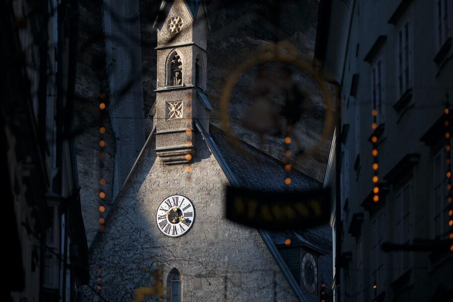 Salzburg “Sound of Music” Private Driver-Guided Tour - Mirabell Gardens and the Do-Re-Mi moment, with real-world sightline tips