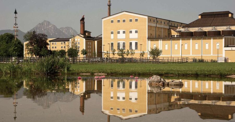 Salzburg: Stiegl Brewery Tour with Beer Tasting - Stiegl-Brauwelt in Salzburg, where the tour actually starts