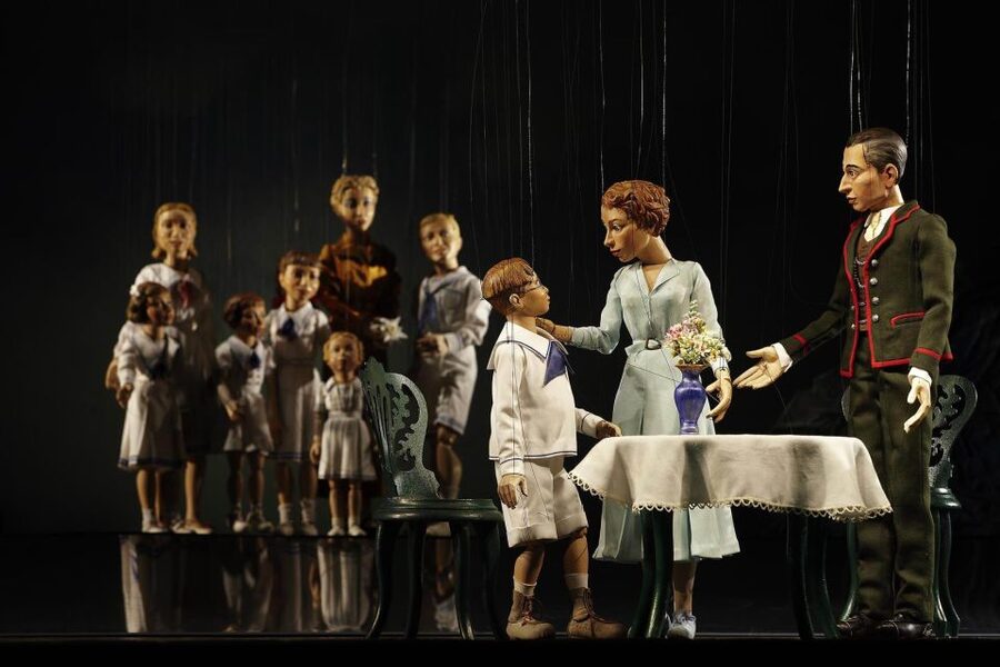 Salzburg: The Sound of Music at Marionette Theater Ticket - The Puppets and People Behind the Curtain: 500 Wooden Puppets, 12 Puppeteers