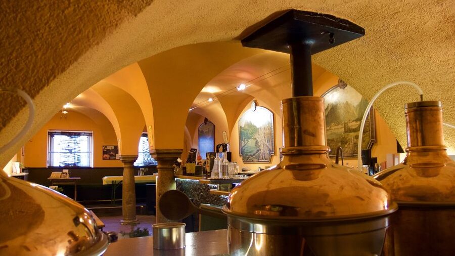 Salzkammergut: Sandstone Beer Cellar Tour - Starting at Casino-Keller: The 90-Minute Flow in Real Time