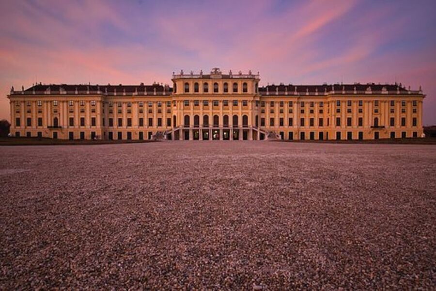 Schönbrunn Grand Tour : Private Skip-the-Line Walking Tour - Meeting at Group Center Schönbrunn, then getting your bearings fast
