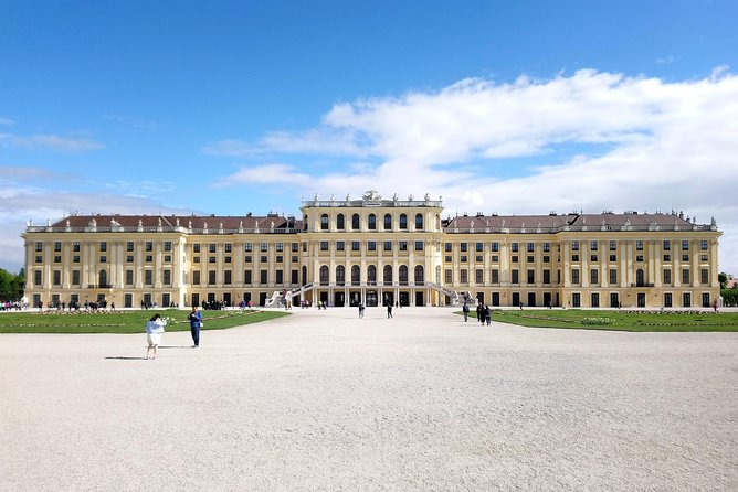 Schönbrunn Palace and Gardens Tour - Group size, walking, and what to wear