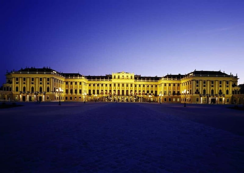 Schönbrunn Palace: Exclusive Ticket after the opening hours - Meeting inside Schönbrunn: where to go before you start