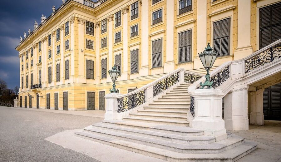 Schönbrunn Palace & Gardens Tour - Jewish Quarter Stories and the Ghetto-Era Perspective