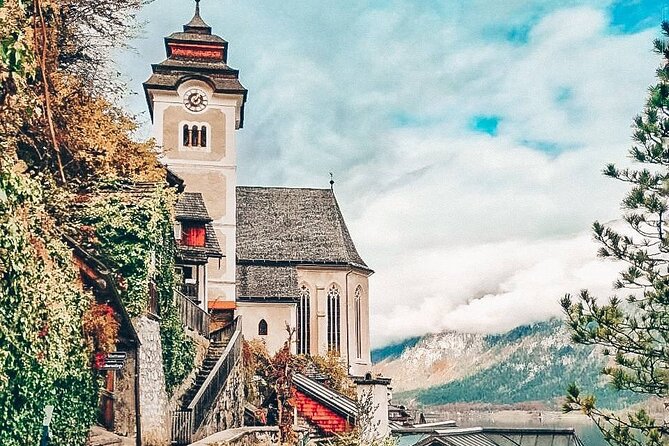 Self-Guided Private Tour of Hallstatt. Best photo-points, panoramic views, cafes - Stop by stop: the route that lines up Hallstatt Lake and Dachstein views