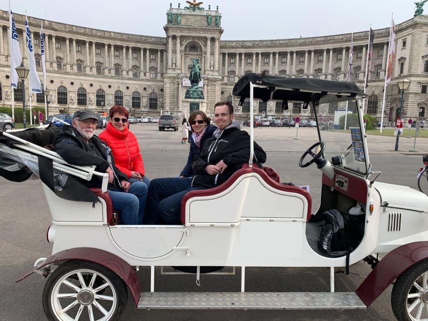 Sightseeing tour in electric vintage car (up to 5 people) - Vienna, from the Hofburg to St Stephen’s, in a quiet electric vintage car