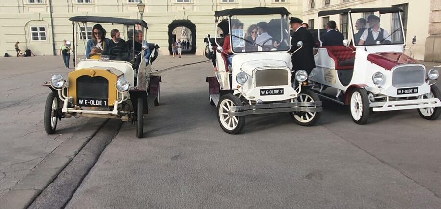 Sightseeing tour in electric vintage car (up to 5 people) - Your best fit: up to 5 people, young and old, private and flexible