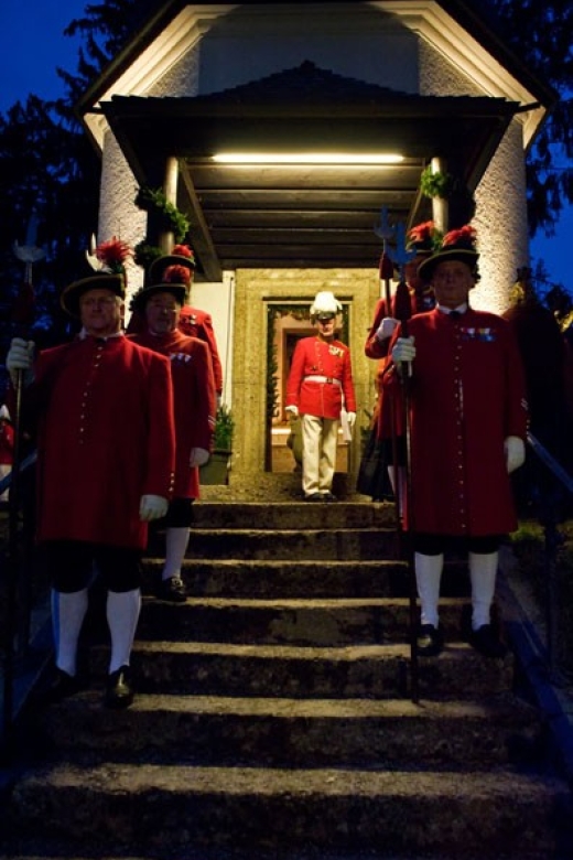 Silent Night Oberndorf Christmas Eve Tour from Salzburg - Why this Silent Night Oberndorf tour feels different on Christmas Eve